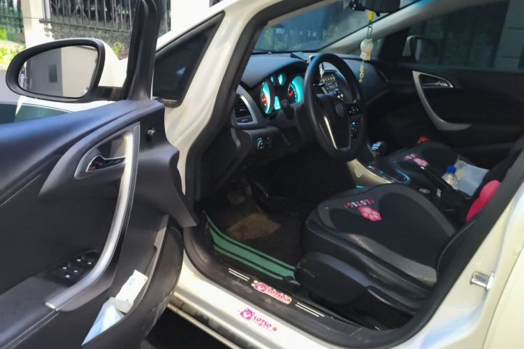 Used Buick GT 2014 XT 1.6L Automatic Comfort Edition Driver Seat