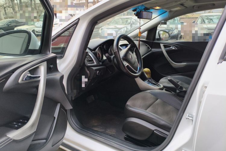 Used Buick GT 2014 XT 1.6L Automatic Fashion Edition Driver Seat