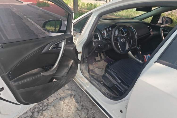 Used Buick GT 2014 XT 1.6L Automatic Fashion Edition Driver Seat