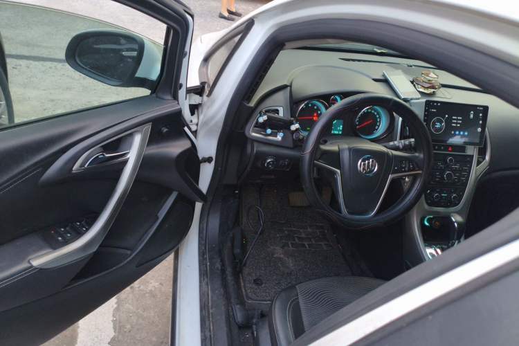 Used Buick GT 2014 XT 1.6L Automatic Fashion Edition Driver Seat