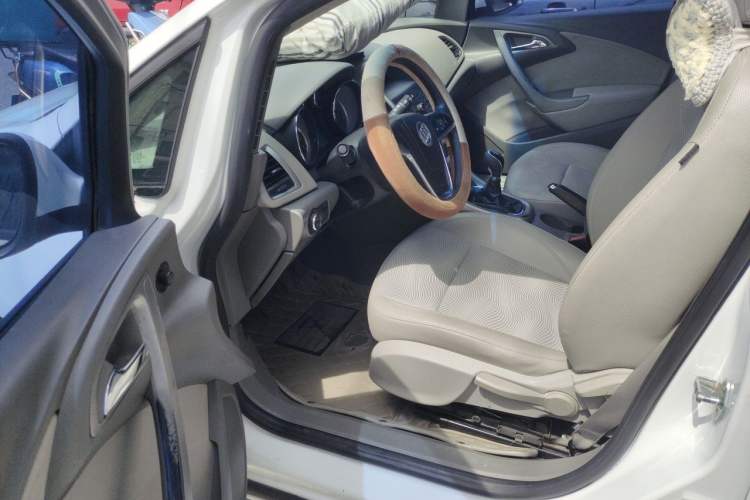 Used Buick GT 2014 XT 1.6L Manual Entry-Level Model Driver Seat