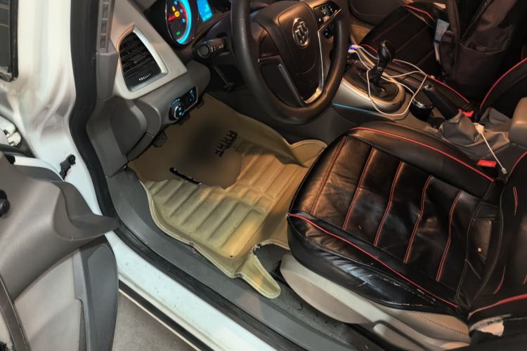 Used Buick GT 2014 XT 1.6L Manual Entry-Level Model Driver Seat