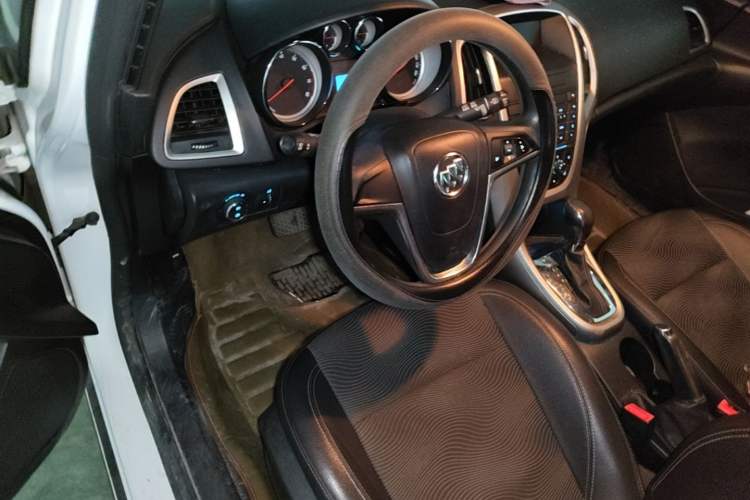 Used Buick GT 2014 XT 1.6L Automatic Fashion Edition Driver Seat
