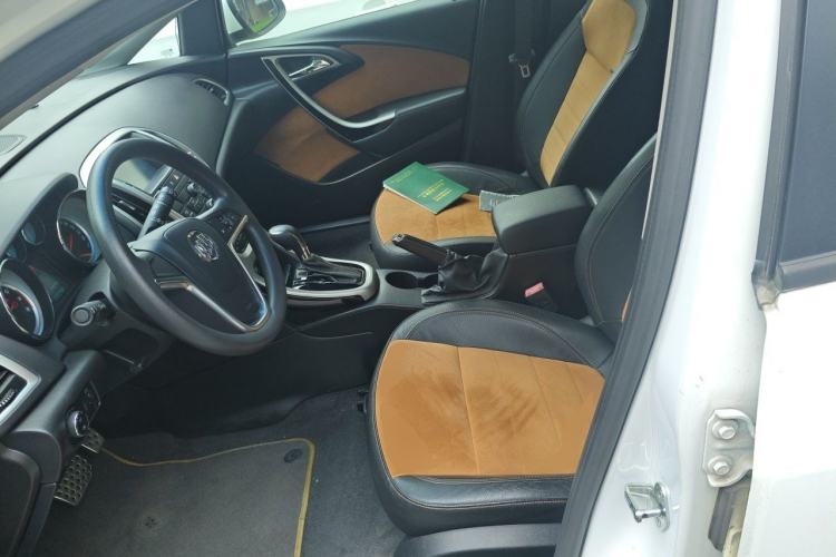 Used Buick GT 2014 XT 1.6L Automatic Fashion Edition Driver Seat