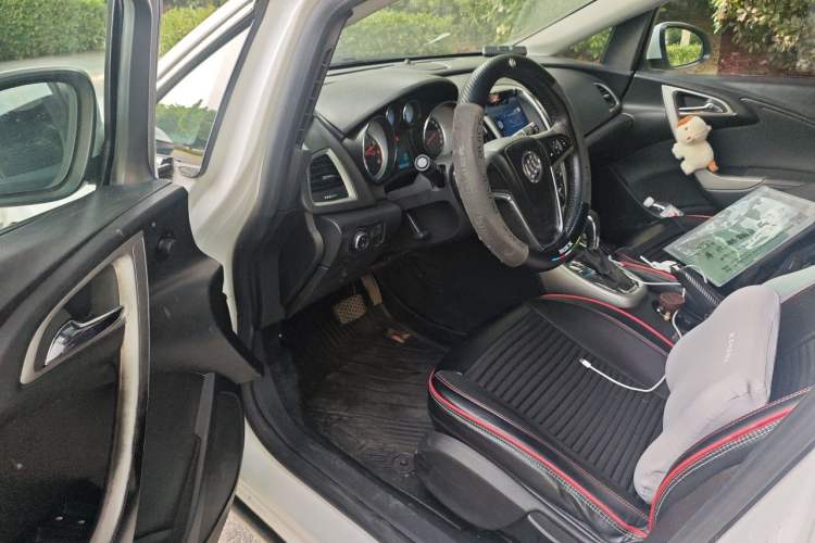Used Buick GT 2014 XT 1.6L Automatic Fashion Edition Driver Seat