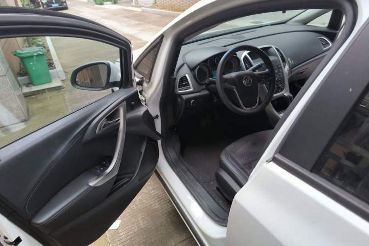 Used Buick GT 2014 XT 1.6L Automatic Fashion Edition Driver Seat