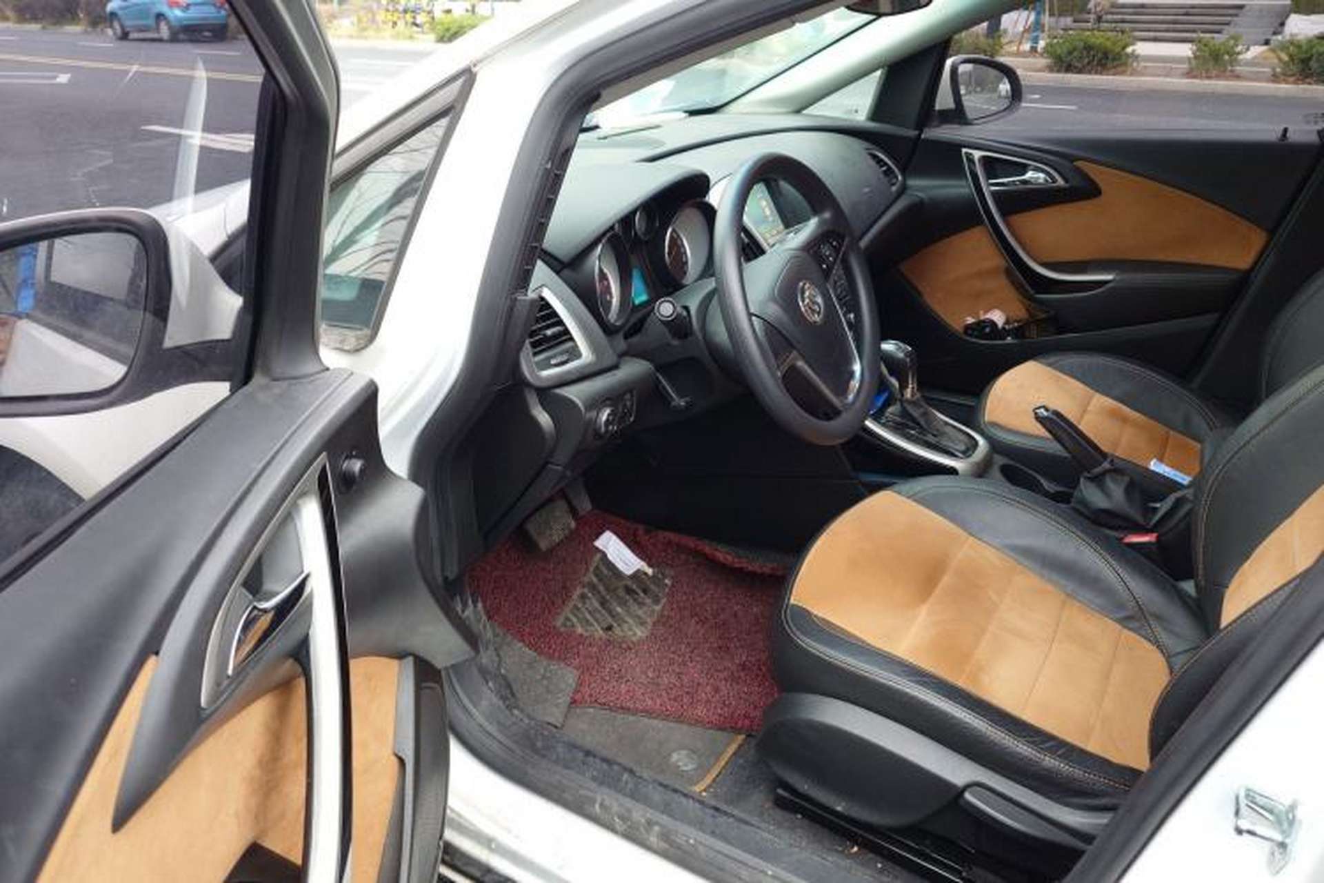 Used Buick GT 2014 XT 1.6L Automatic Comfort Edition Driver Seat