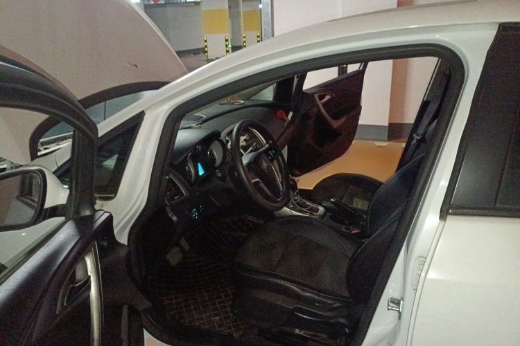 Used Buick GT 2014 XT 1.6L Automatic Fashion Edition Driver Seat