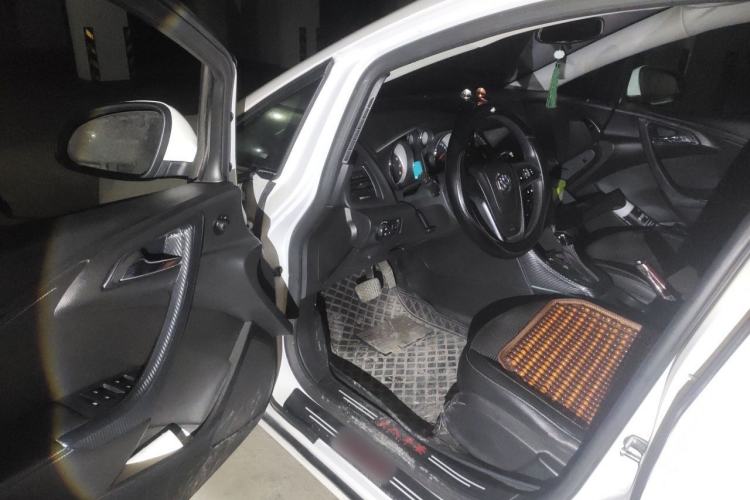 Used Buick GT 2014 XT 1.6L Automatic Fashion Edition Driver Seat