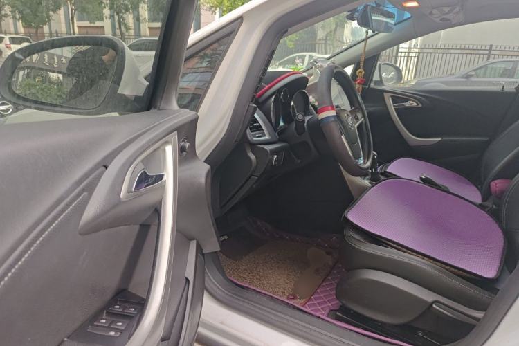 Used Buick GT 2014 XT 1.6L Automatic Fashion Edition Driver Seat