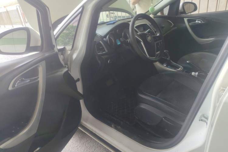 Used Buick GT 2014 XT 1.6L Automatic Fashion Edition Driver Seat