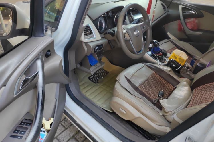 Used Buick GT 2014 XT 1.6L Automatic Comfort Edition Driver Seat