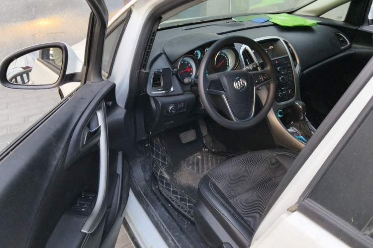 Used Buick GT 2014 XT 1.6L Automatic Fashion Edition Driver Seat