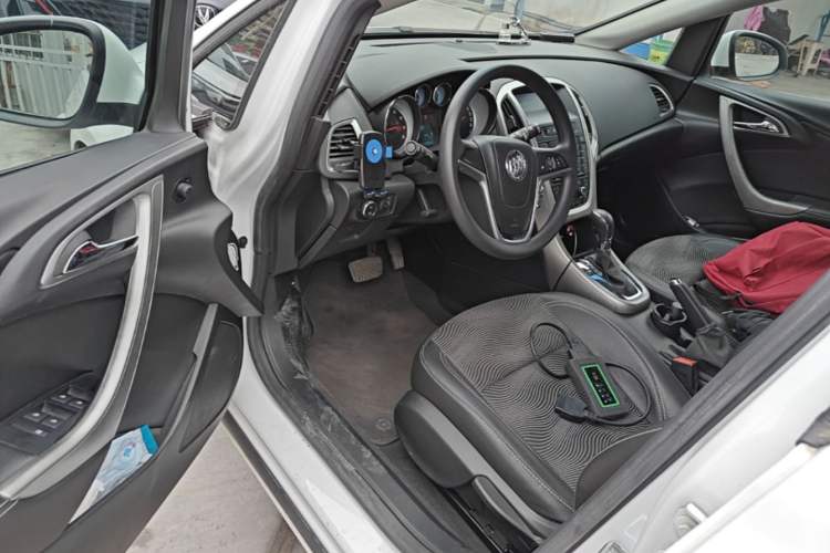 Used Buick GT 2014 XT 1.6L Automatic Fashion Edition Driver Seat