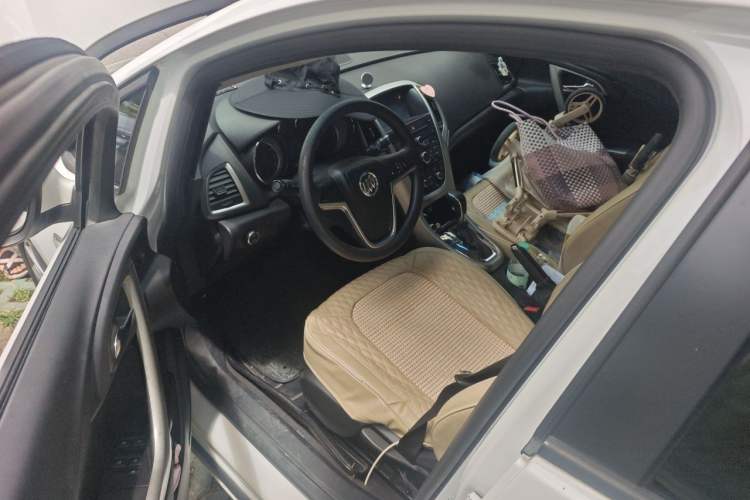 Used Buick GT 2014 XT 1.6L Automatic Fashion Edition Driver Seat