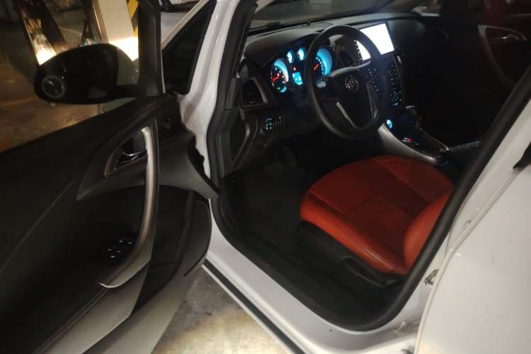 Used Buick GT 2014 XT 1.6L Automatic Fashion Edition Driver Seat