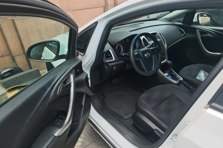 Used Buick GT 2014 XT 1.6L Automatic Fashion Edition Driver Seat