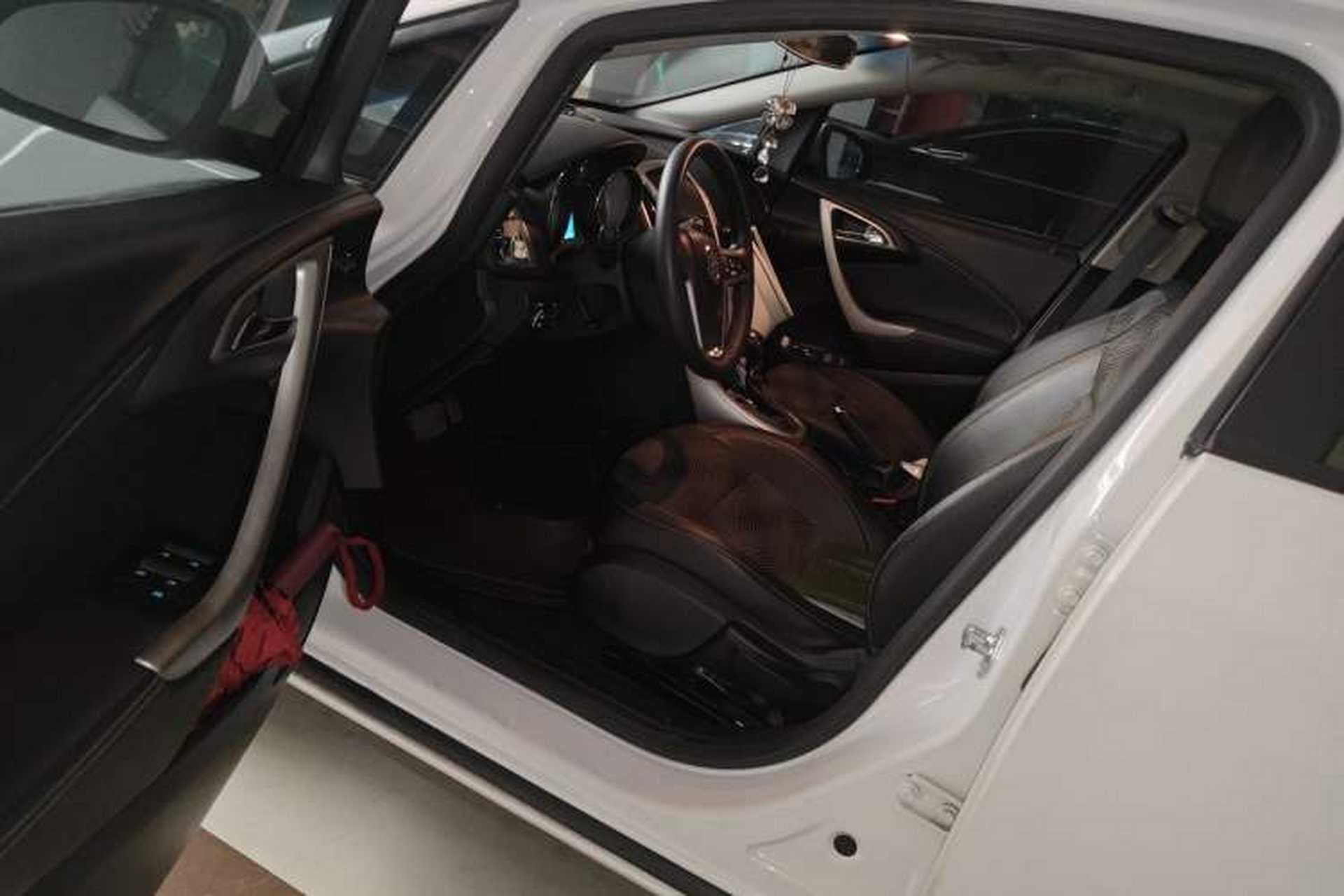 Used Buick GT 2014 XT 1.6L Automatic Fashion Edition Driver Seat