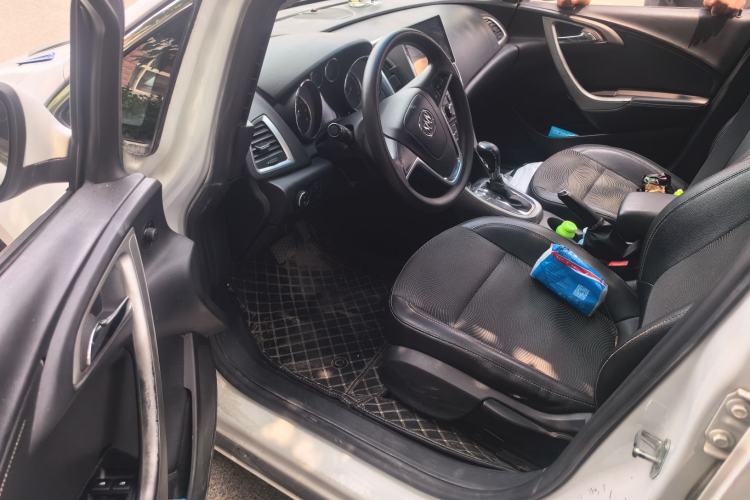 Used Buick GT 2014 XT 1.6L Automatic Fashion Edition Driver Seat