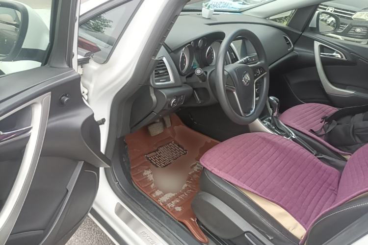 Used Buick GT 2014 XT 1.6L Automatic Fashion Edition Driver Seat