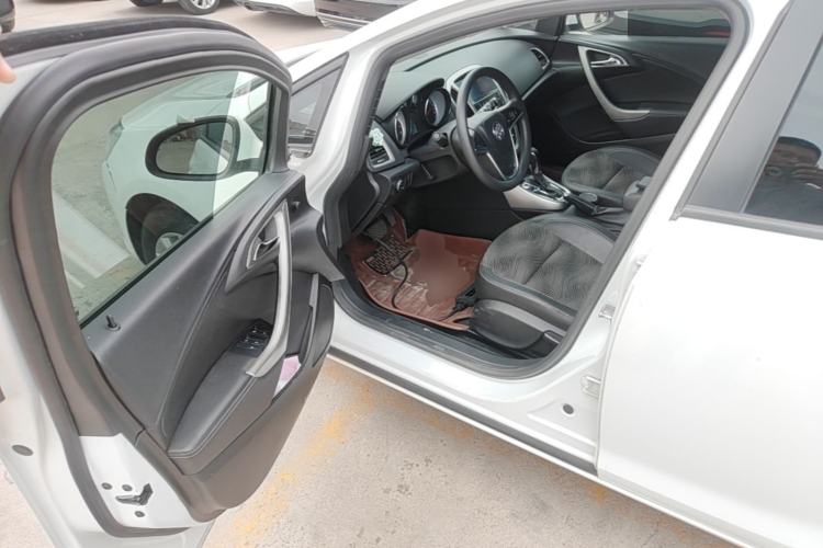 Used Buick GT 2014 XT 1.6L Automatic Fashion Edition Driver Seat