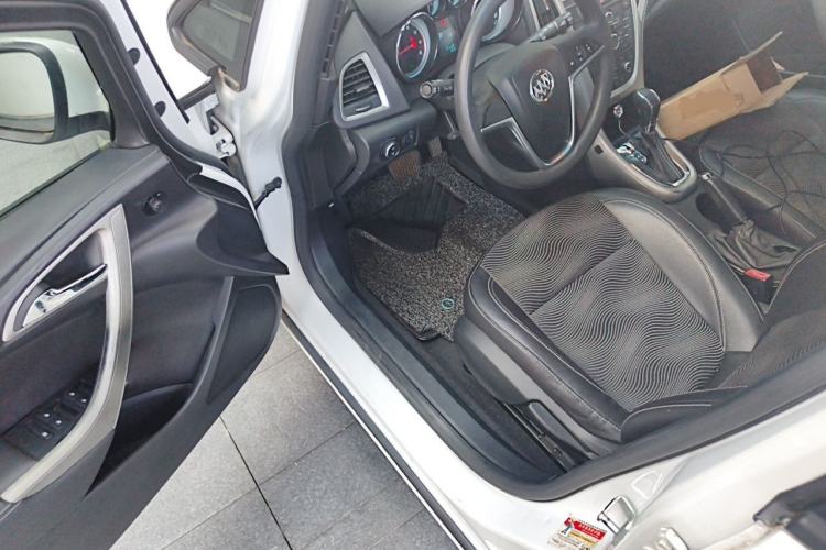 Used Buick GT 2014 XT 1.6L Automatic Fashion Edition Driver Seat