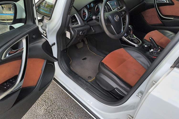 Used Buick GT 2014 XT 1.6T Automatic Fashion Sport Edition Driver Seat