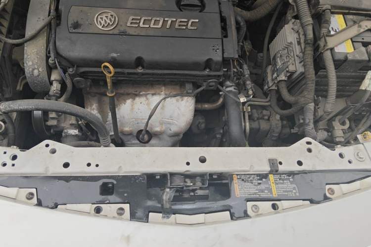 Used Buick GT 2014 XT 1.6L Automatic Fashion Edition Engine Bay