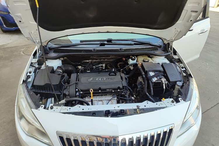 Used Buick GT 2014 XT 1.6L Manual Entry-Level Model Engine Bay