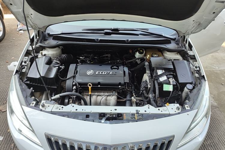 Used Buick GT 2014 XT 1.6L Automatic Fashion Edition Engine Bay