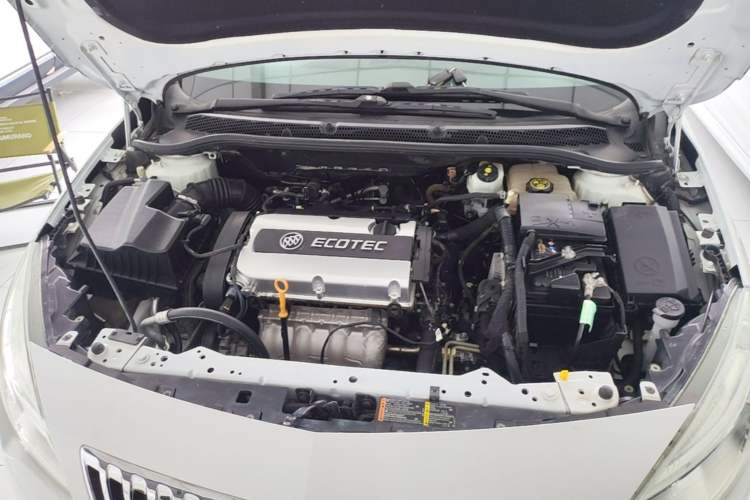 Used Buick GT 2014 XT 1.6L Automatic Fashion Edition Engine Bay