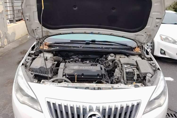 Used Buick GT 2014 XT 1.6L Manual Entry-Level Model Engine Bay