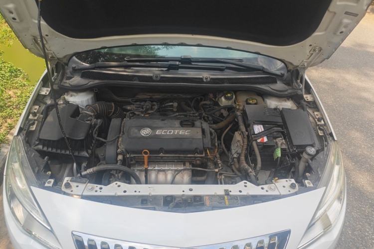 Used Buick GT 2014 XT 1.6L Automatic Fashion Edition Engine Bay