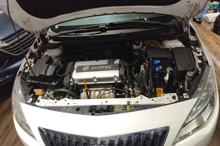 Used Buick GT 2014 XT 1.6L Automatic Fashion Edition Engine Bay