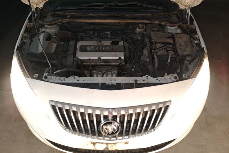 Used Buick GT 2014 XT 1.6L Automatic Fashion Edition Engine Bay