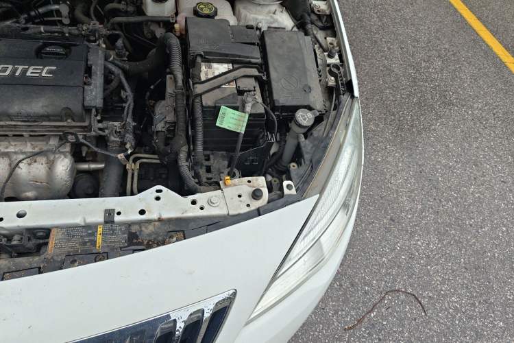 Used Buick GT 2014 XT 1.6L Automatic Fashion Edition Engine Bay Left