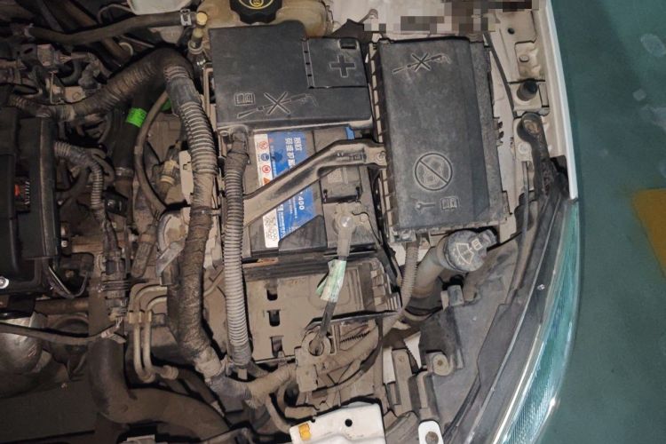 Used Buick GT 2014 XT 1.6L Automatic Fashion Edition Engine Bay Left