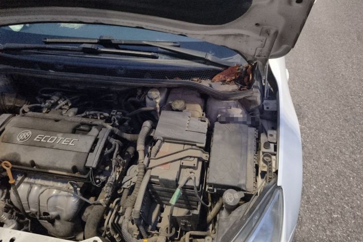 Used Buick GT 2014 XT 1.6L Automatic Fashion Edition Engine Bay Left
