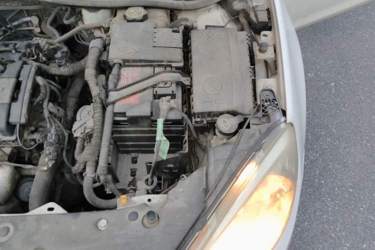 Used Buick GT 2014 XT 1.6L Manual Comfort Edition Engine Bay Left
