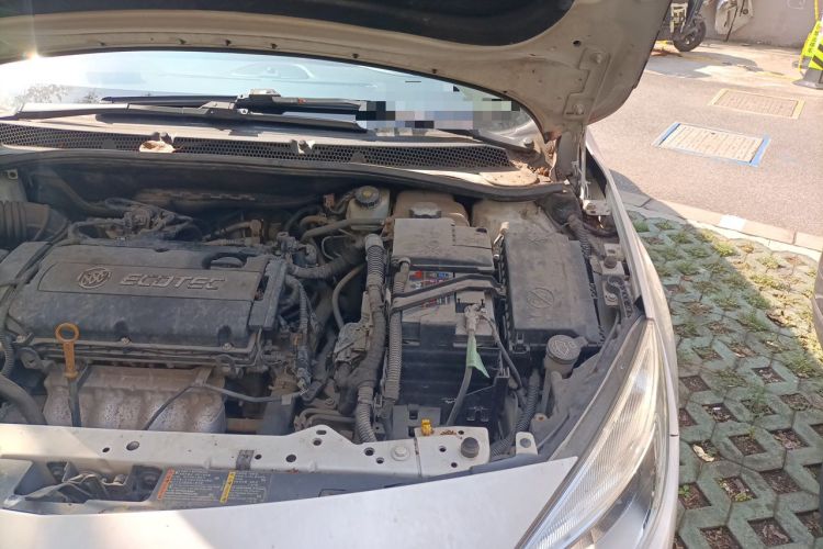 Used Buick GT 2014 XT 1.6L Automatic Fashion Edition Engine Bay Left