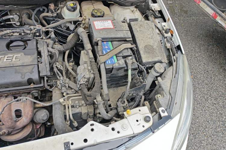 Used Buick GT 2014 XT 1.6L Automatic Fashion Edition Engine Bay Left
