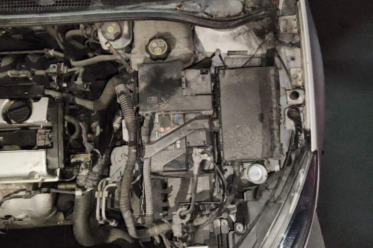 Used Buick GT 2014 XT 1.6L Automatic Fashion Edition Engine Bay Left
