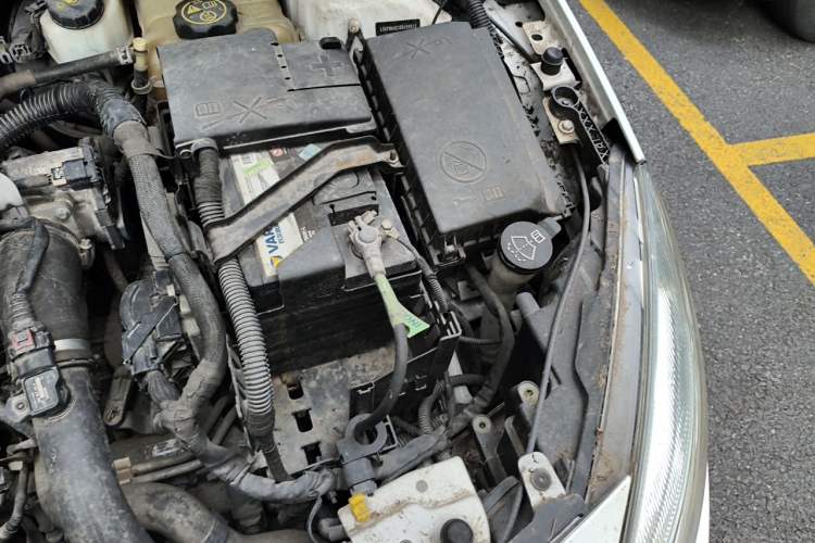 Used Buick GT 2014 XT 1.6T Automatic New Sharp Sport Edition Engine Bay Left