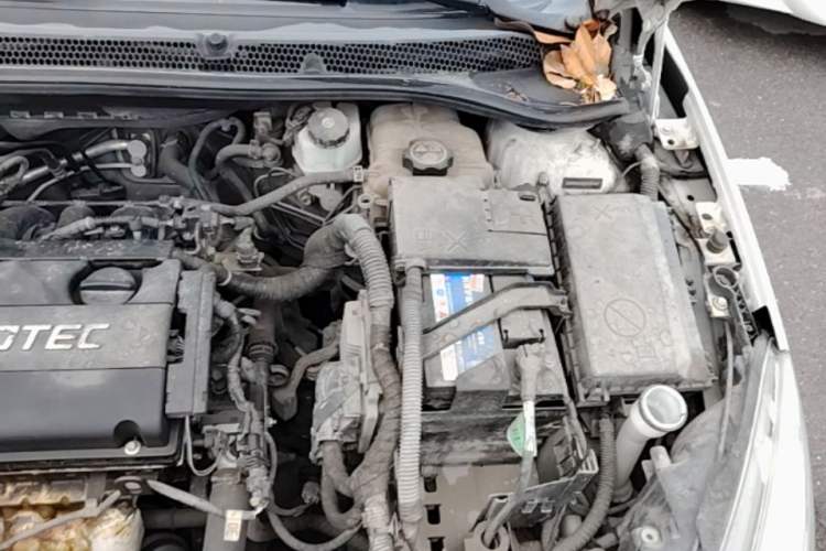 Used Buick GT 2014 XT 1.6L Manual Entry-Level Model Engine Bay Left