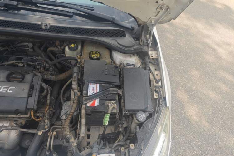 Used Buick GT 2014 XT 1.6L Automatic Fashion Edition Engine Bay Left