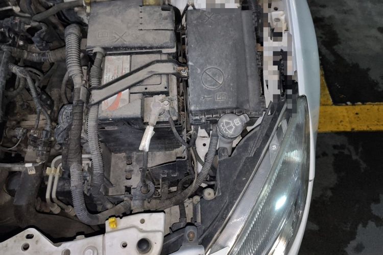 Used Buick GT 2014 XT 1.6L Automatic Fashion Edition Engine Bay Left