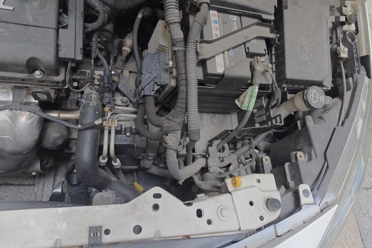 Used Buick GT 2014 XT 1.6L Automatic Fashion Edition Engine Bay Left