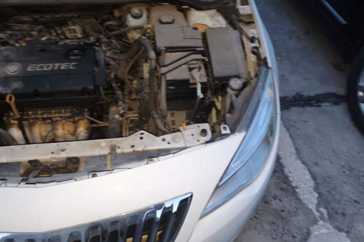 Used Buick GT 2014 XT 1.6L Automatic Fashion Edition Engine Bay Left