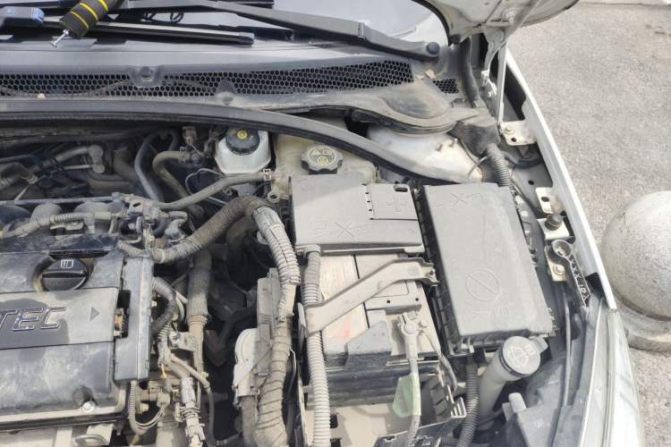 Used Buick GT 2014 XT 1.6L Manual Entry-Level Model Engine Bay Left