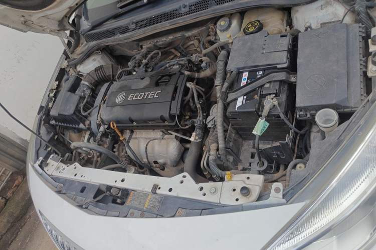 Used Buick GT 2014 XT 1.6L Automatic Fashion Edition Engine Bay Left